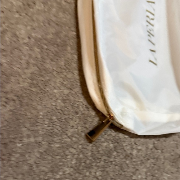 La Perla Cream Cosmetic Pouch - Picture 3 of 3